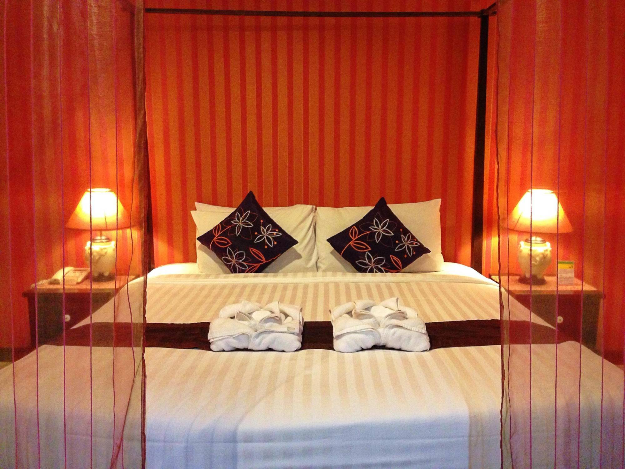 Na Thapae Hotel Chiang Mai Ngoại thất bức ảnh