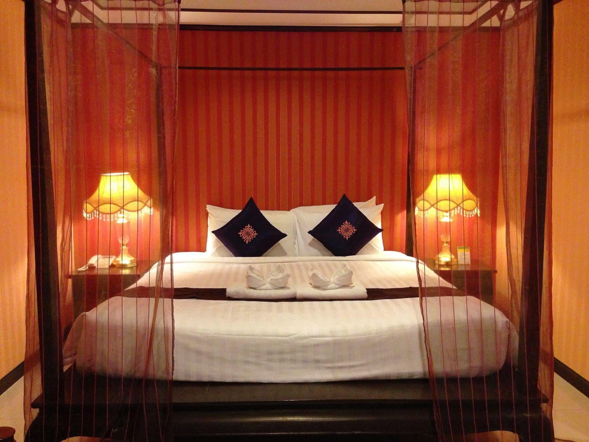 Na Thapae Hotel Chiang Mai Ngoại thất bức ảnh